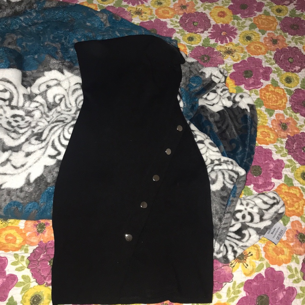 BLACK SLIT MINI DRESS